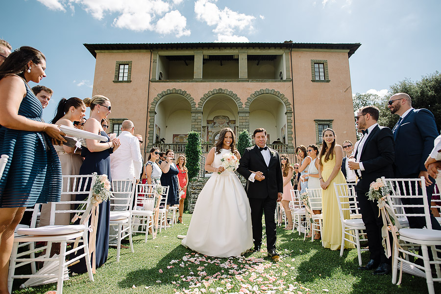 symbolic wedding in a villa florence