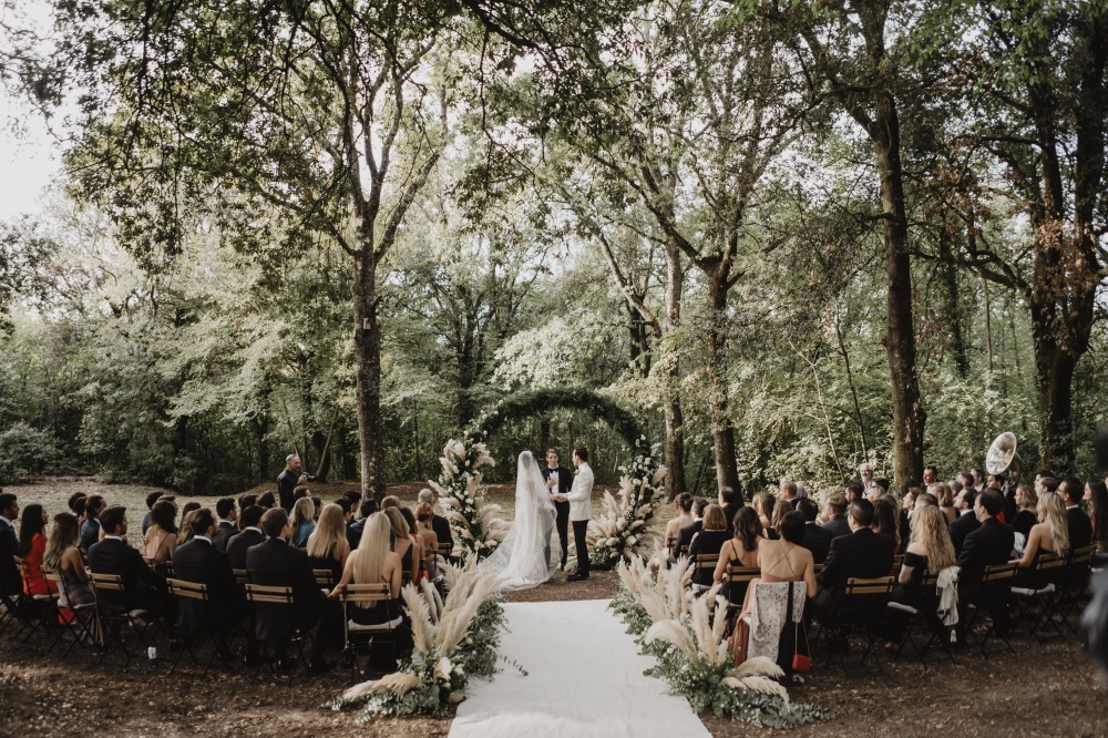 symbolic weddings in tuscany woods