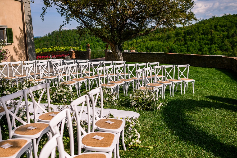 symbolic weddings in tuscany white chairs