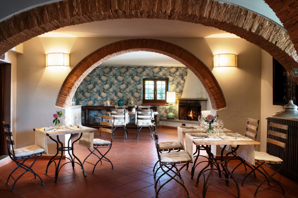 restaurant in a tuscan farmhouse