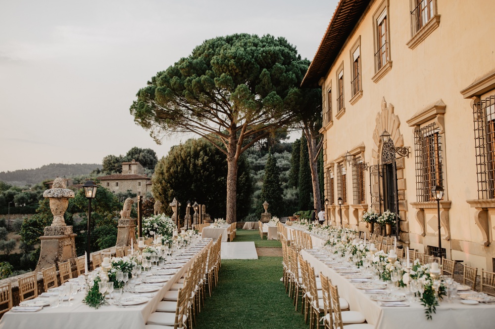 front view of a wedding villa in Tuscany