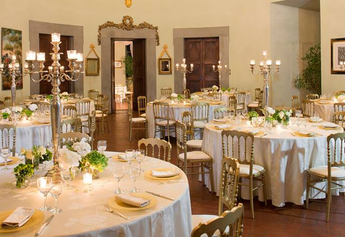 tuscan wedding dinner ina  villa