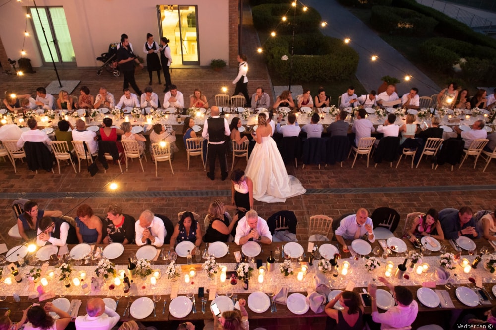 wedding dinner in a villa in tuscany