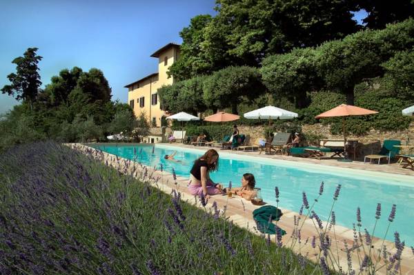 pool area for wedding and relax in a tuscany villa