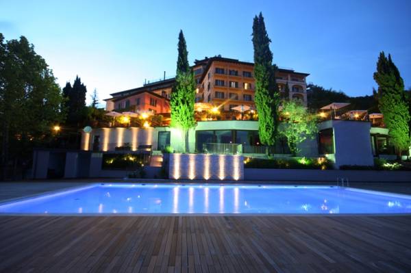 venues with pool for wedding in italy