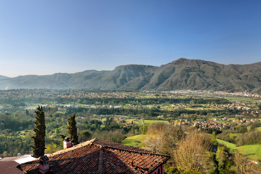 View of the countryside from luxury wedding venue in Lucca