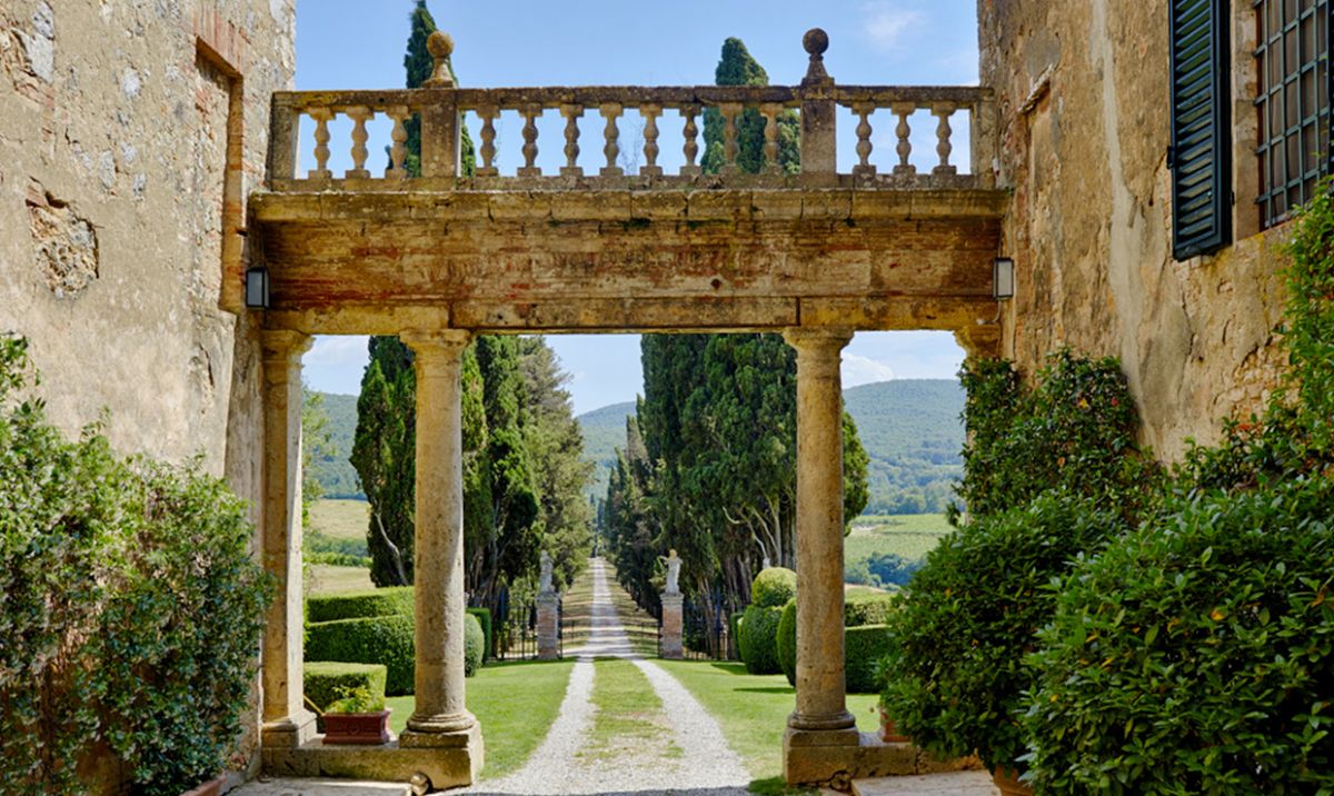 View of the entrance at the wedding villa in Chianti