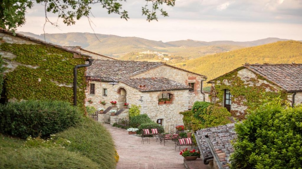 View of villa for wedding in Siena