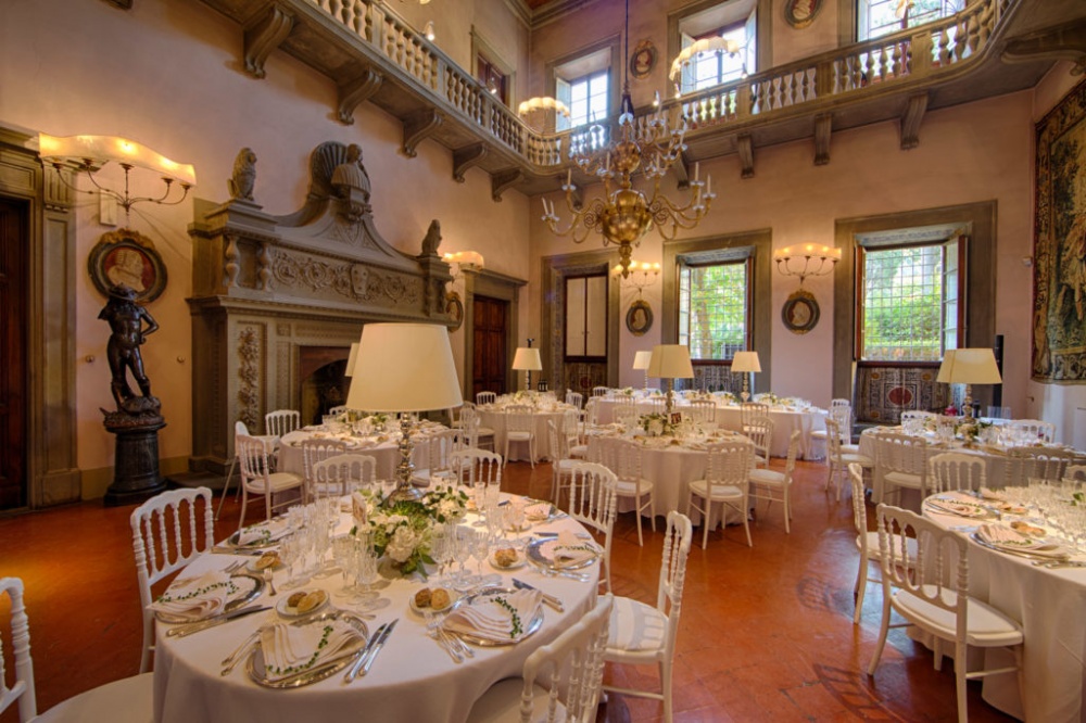 indoor room for marriage in a villa in tuscany