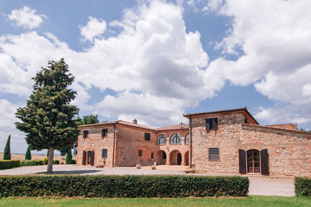 entrance of a wedding villa in siena