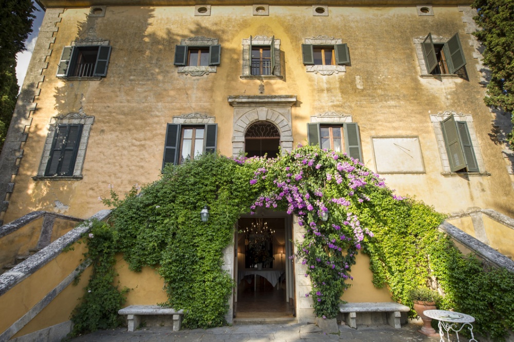 facade of villa for wedding