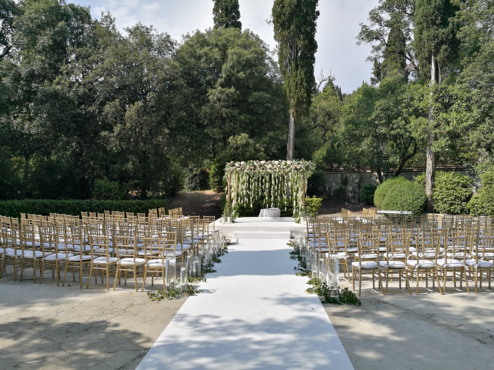 ceremony in a villa for wedding in italy