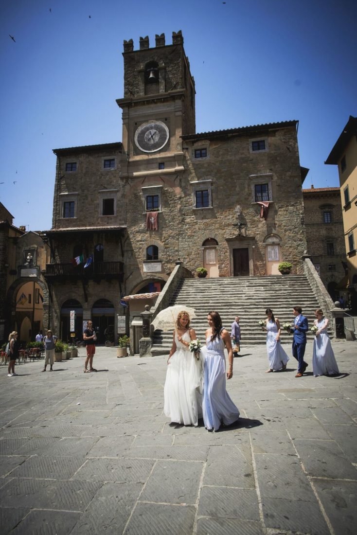 wedding ceremony preparation in cortona