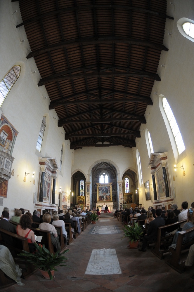 wedding catholic ceremony in san gimignano