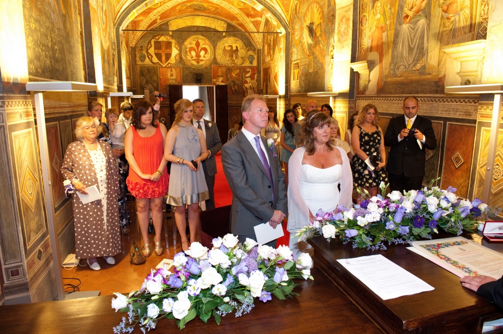 wedding ceremony in san miniato townhall