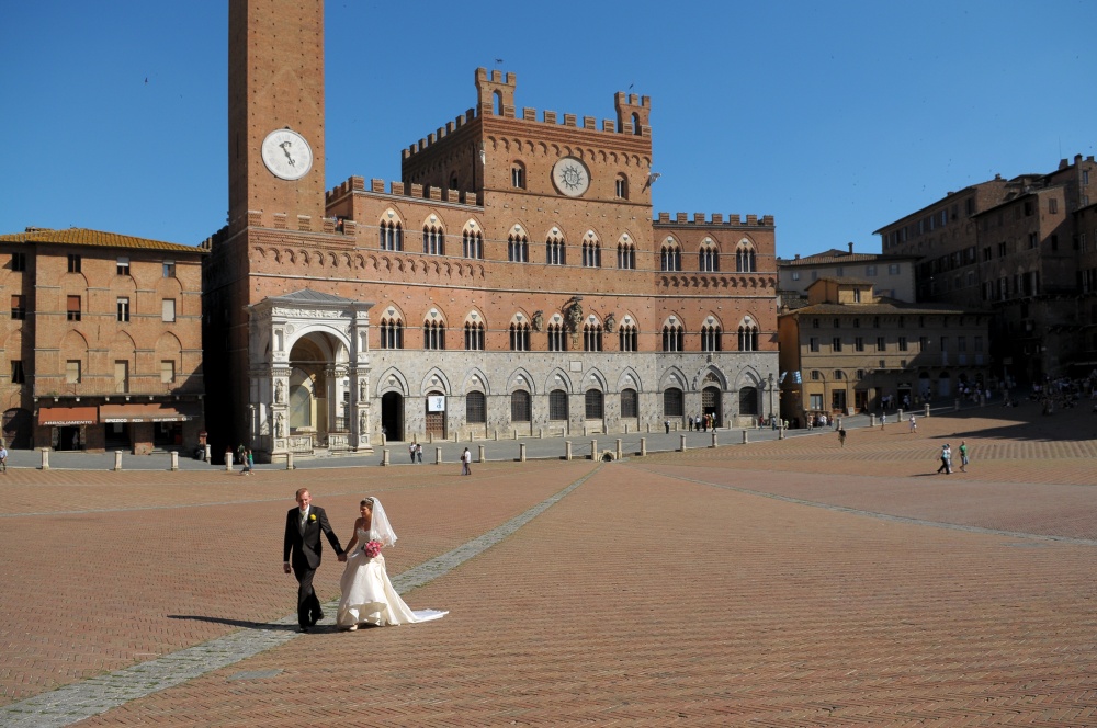 wedding ceremony in the main square in siena