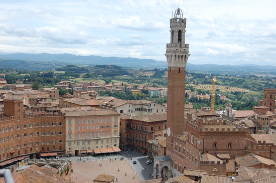 wedding ceremony in siena city center