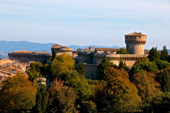 wedding ceremony in the city center of volterra