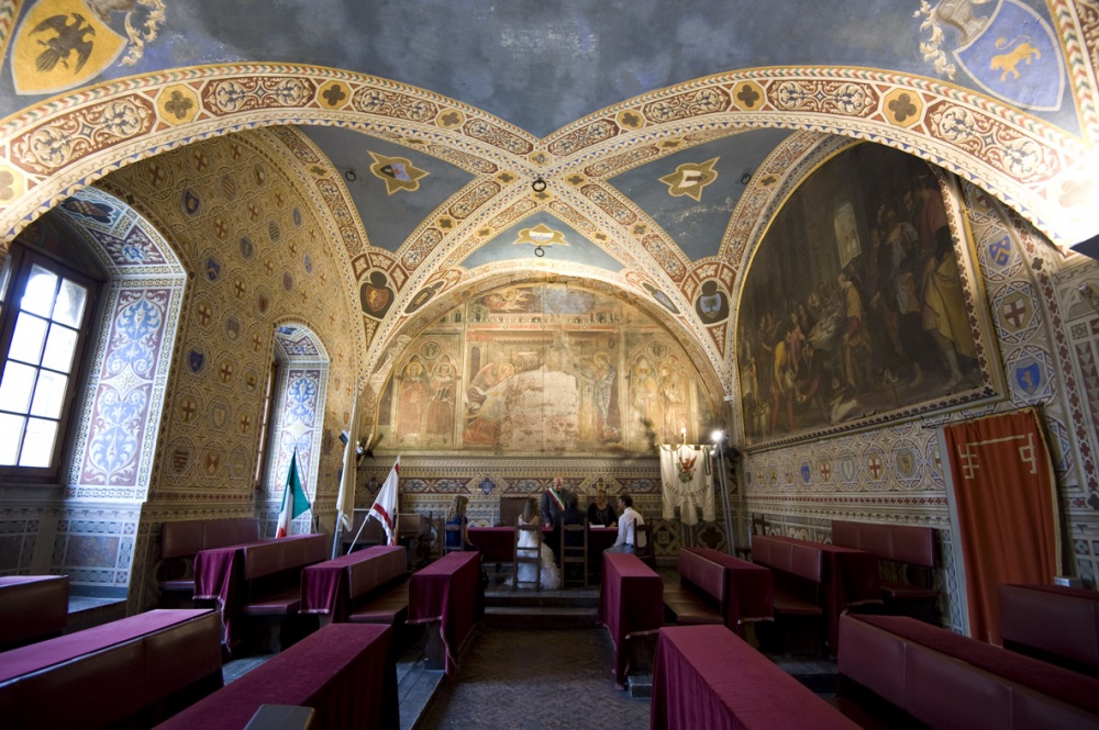 wedding ceremony in volterra townhall