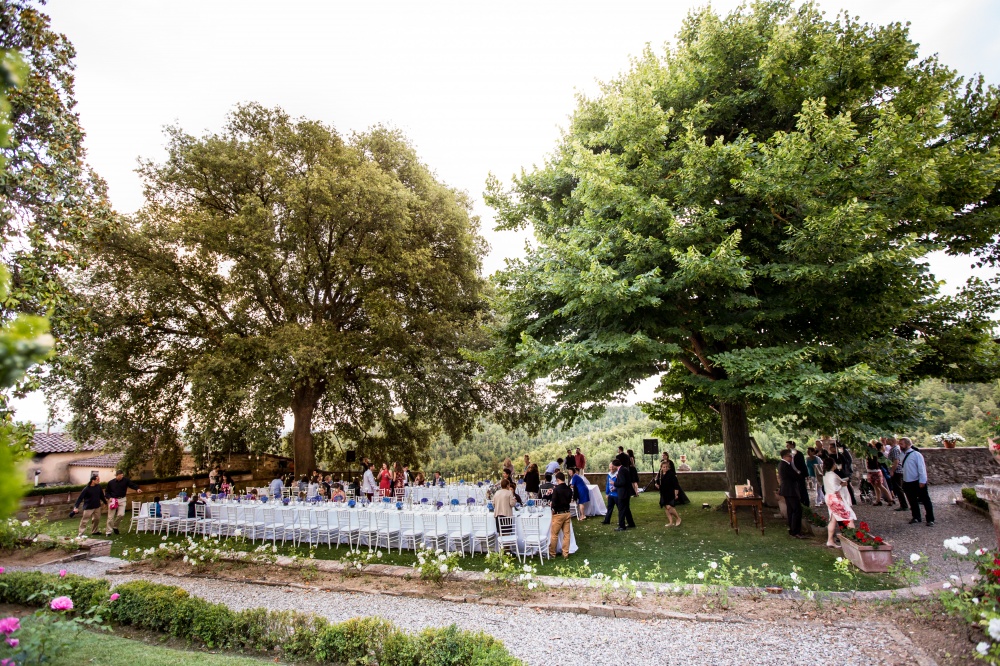 wedding farmhouse with garden in siena