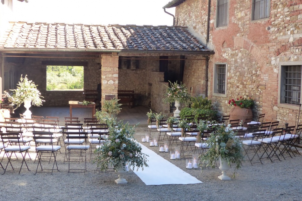 wedding ceremony in tuscany