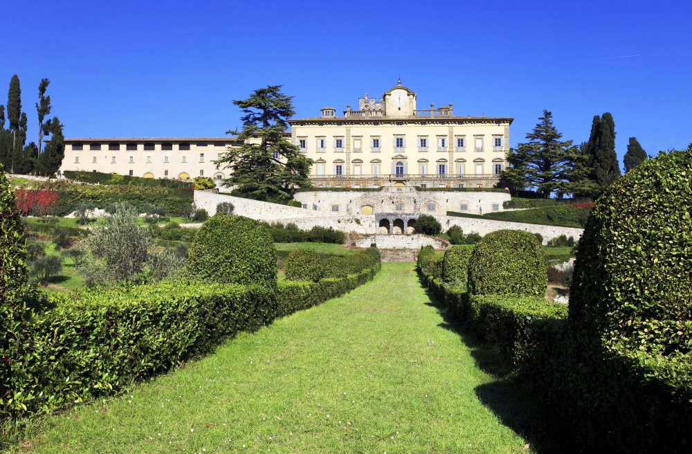 wedding resort in tuscany countryside