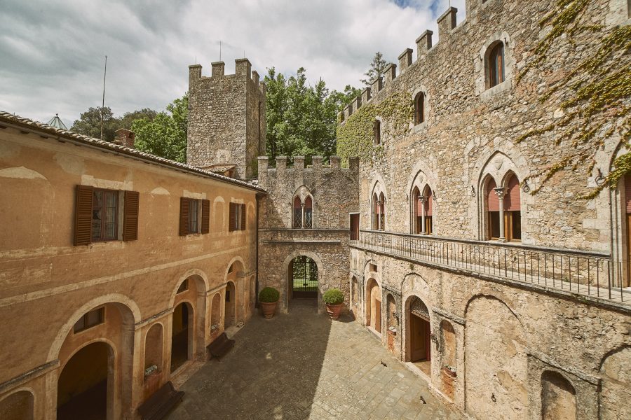 brick walls in a castle for luxury weddings in siena