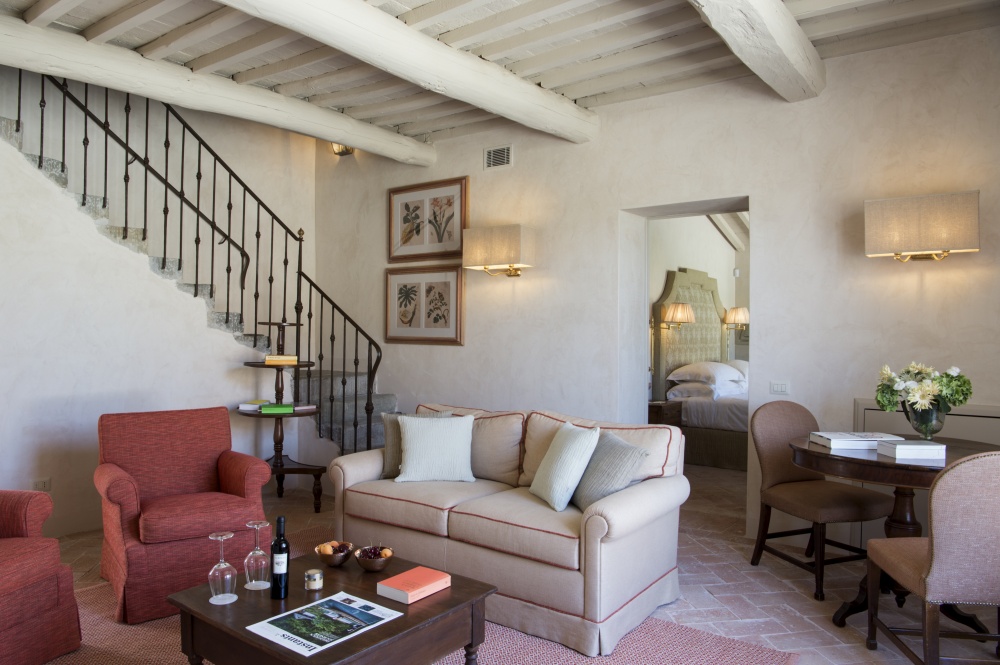 living room in a wedding tuscan farmhouse