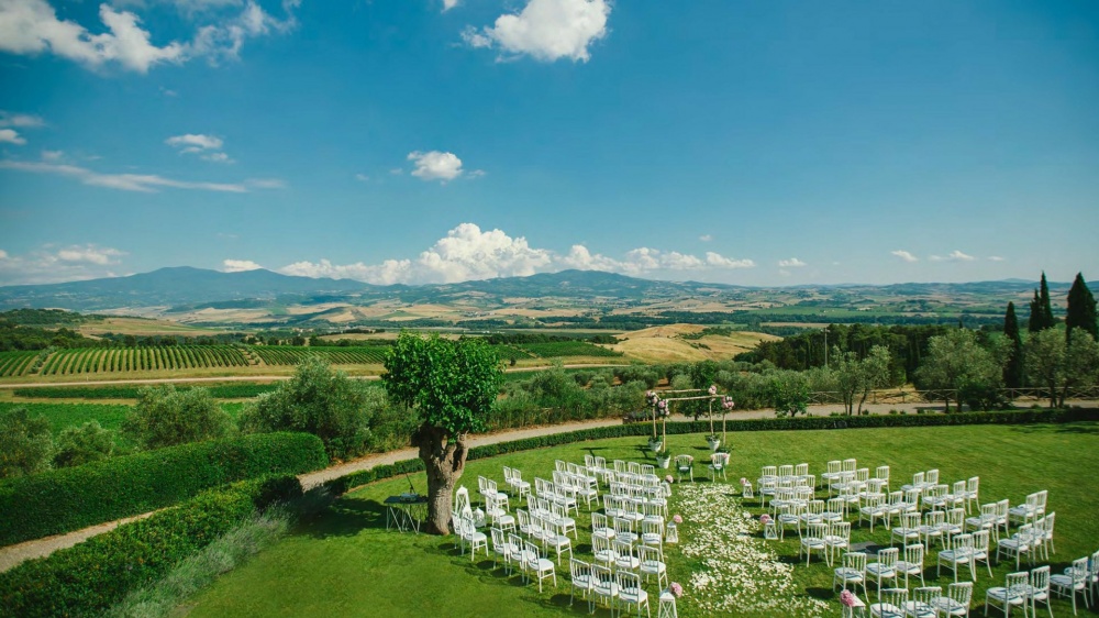 wedding ceremony venue in tuscany