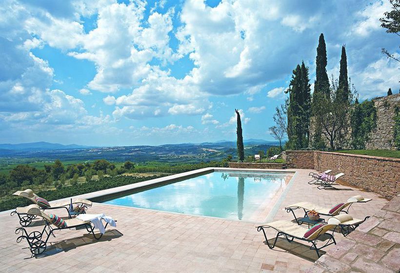 pool area in a venue for wedding in tuscany