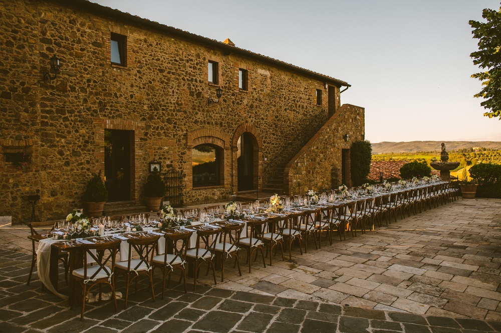 wedding table setting in tuscany