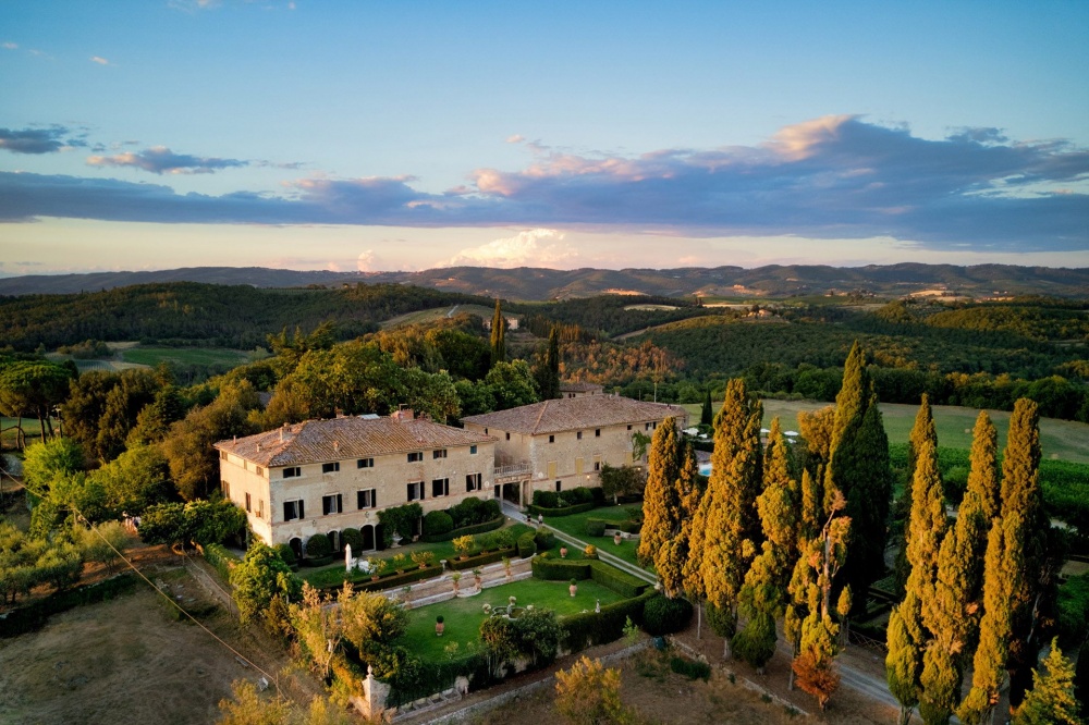 aerial view in a wedding villa in chianti