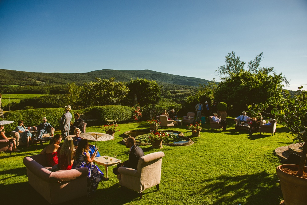 garden for wedding reception in a villa in chianti