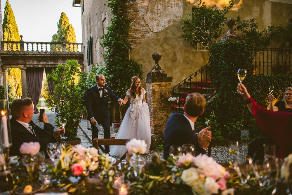 real wedding couple in a villa in chianti