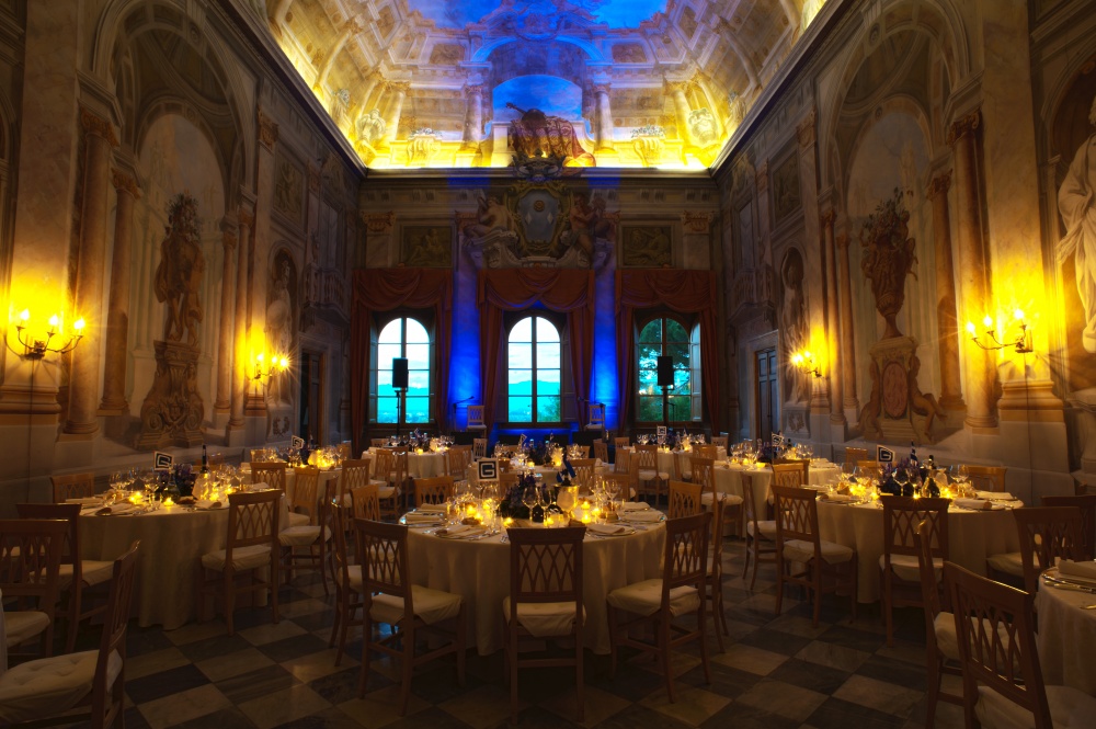 ballroom for wedding receptions in a villa in lucca