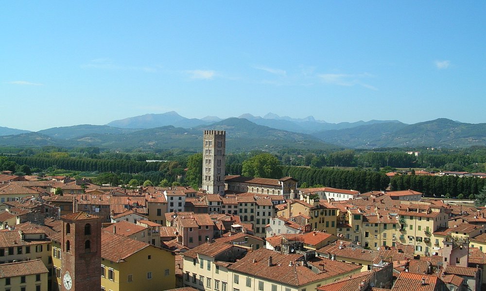 lucca city center for wedding