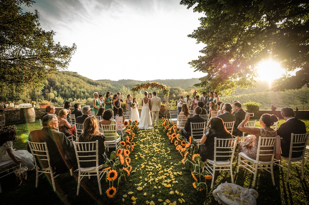 wedding ceremony in a villa in siena