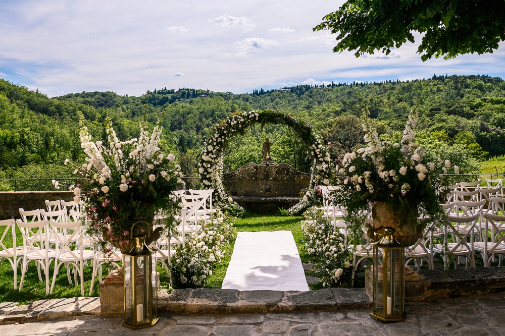 wedding ceremony in a villa in siena