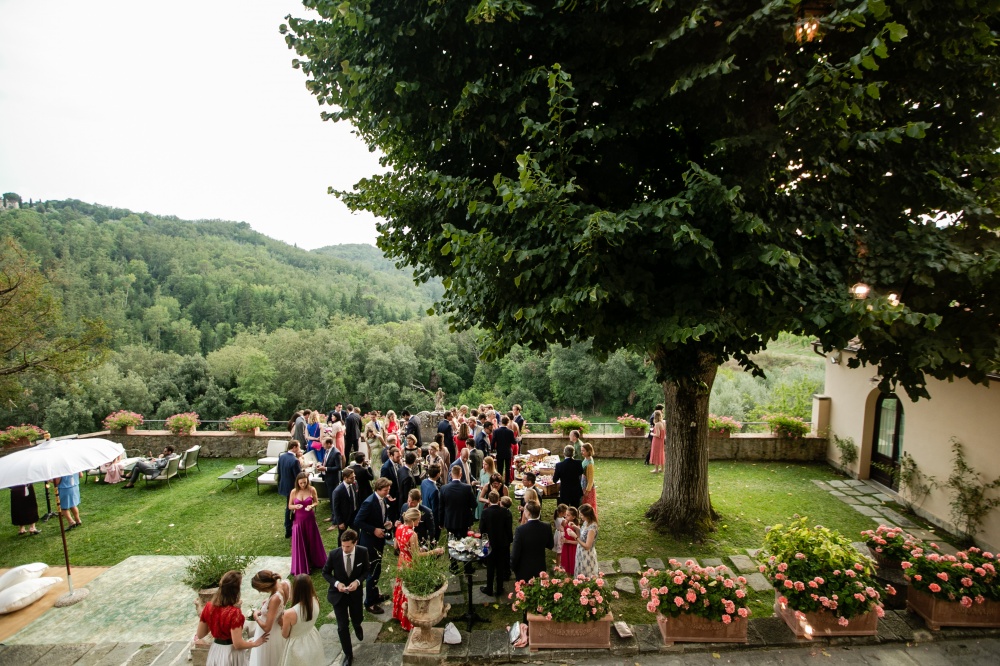 wedding cocktail in a villa in siena