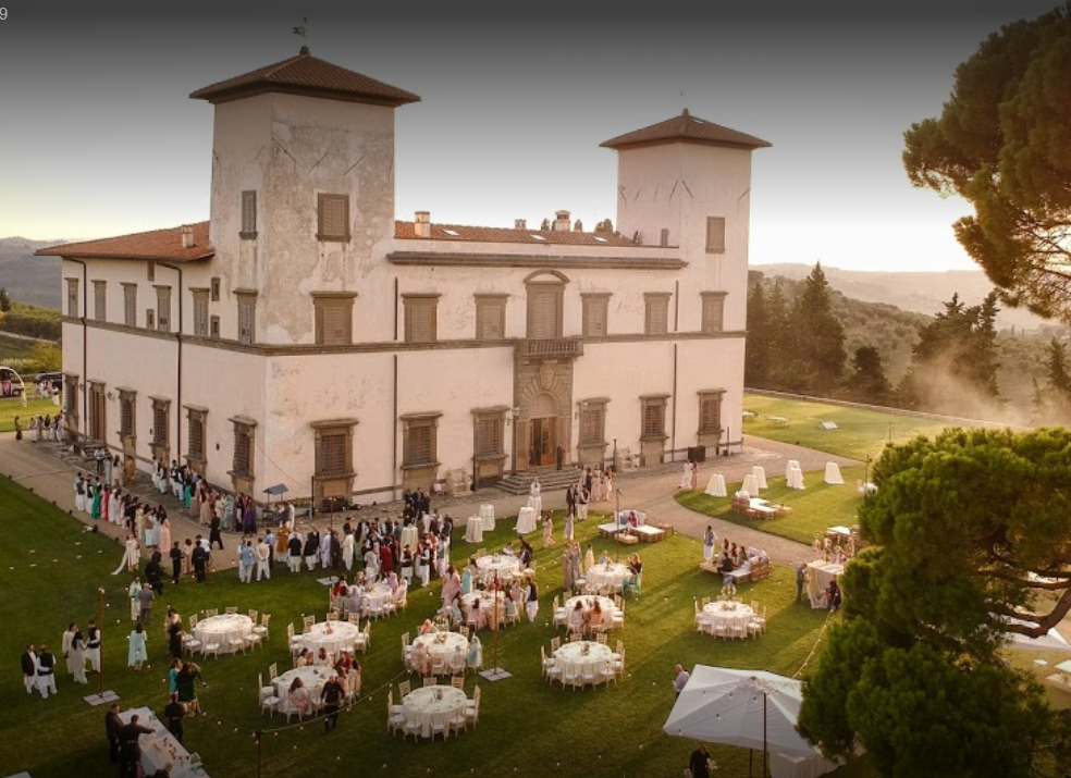 wedding reception in a villa in tuscany