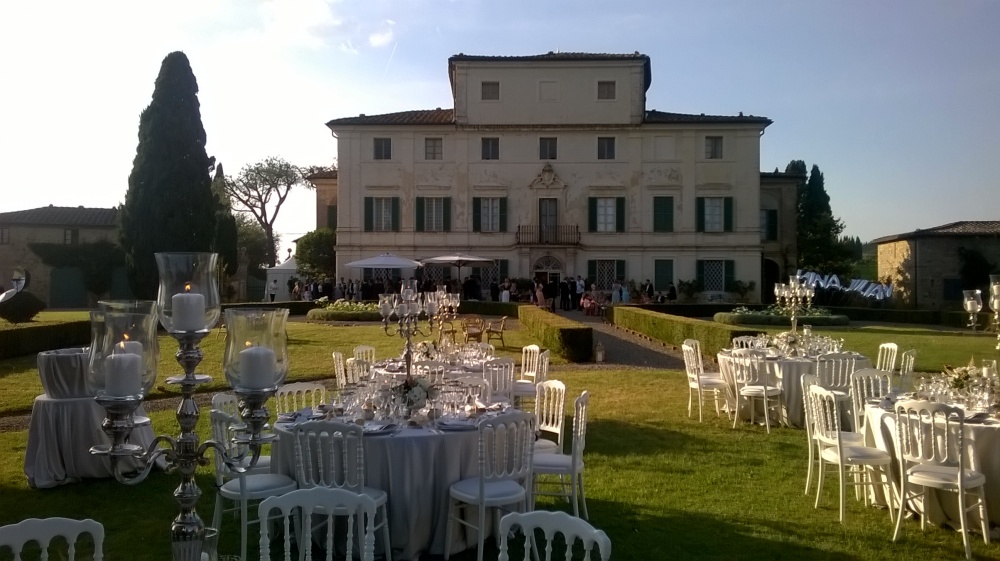 wedding dinner setting in a villa in tuscany