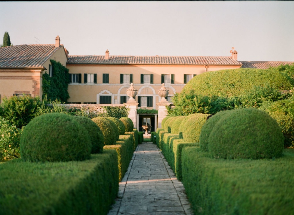 wedding villa facade in tuscany