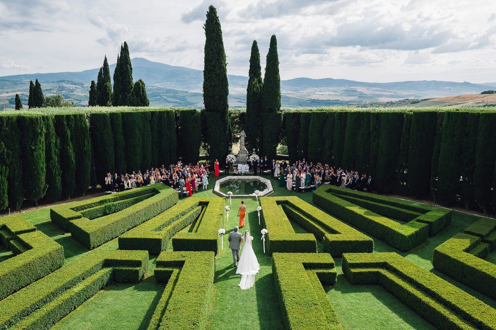 wedding villa in tuscany with italian garden