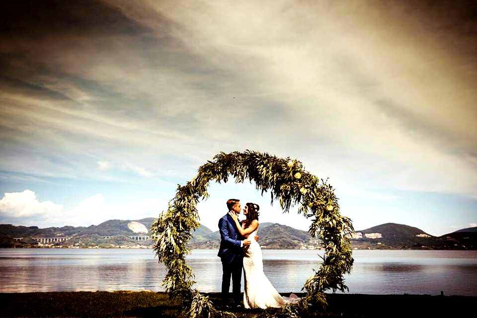 wedding shooting in a villa on the lake