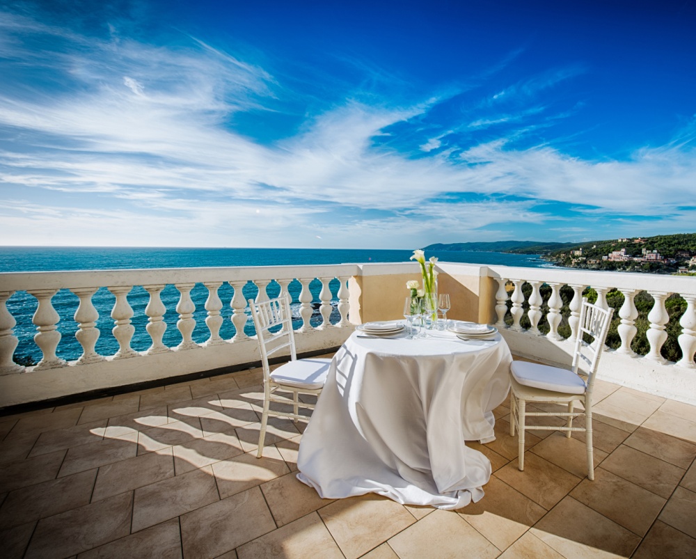 terrace facing the sea in a villa for wedding and events