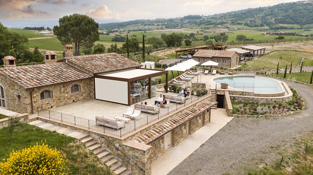 front view of the wine resort and its pool for weddings